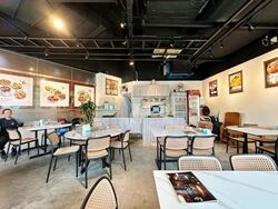 East Village (D16), Retail #634957411